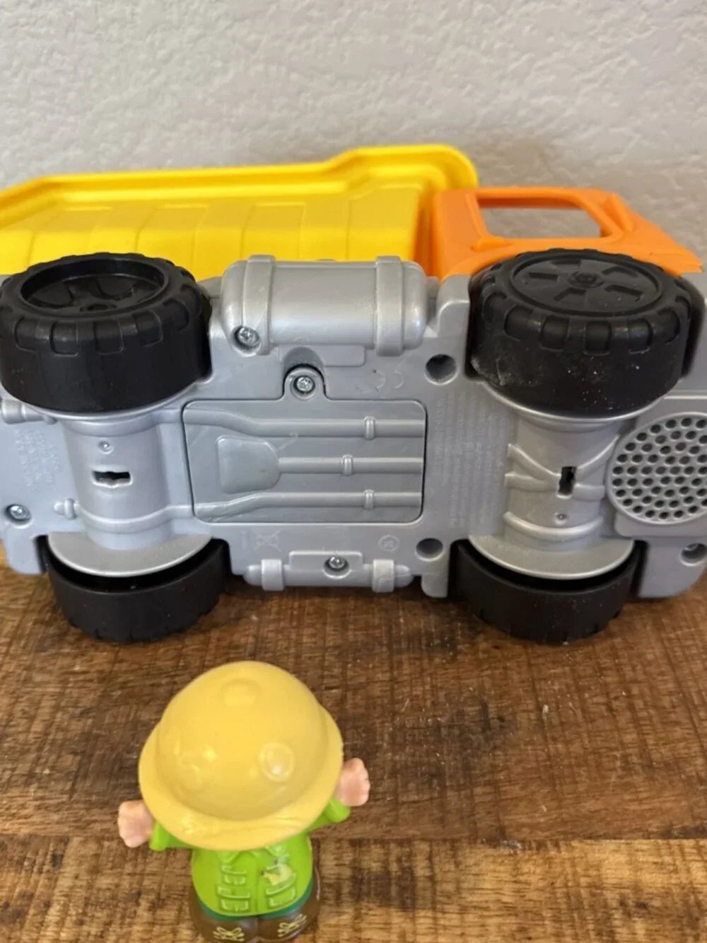 Fisher-Price Little People Work Together Dump Truck  With Figure Plus Sound 2019
